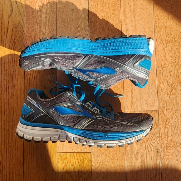 Brooks Ghost 8th Edition Running Shoes - Sz 9 - Picture 6 of 8